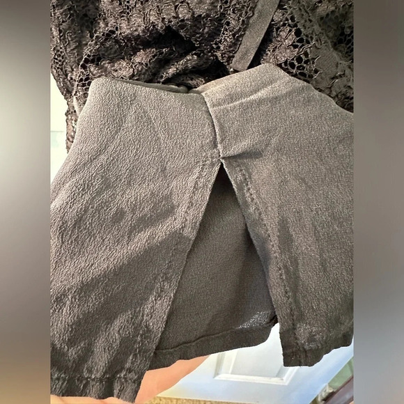 TORY BURCH Size 2 BLACK Everett Lace Pencil Skirt Silk Lining Mini Scalloped Hem - Picture 13 of 13